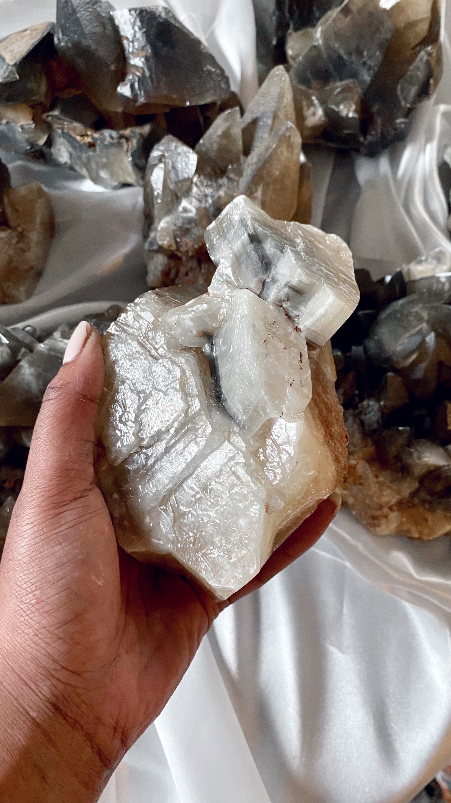 ANUBIS TOOTH Calcite (large)