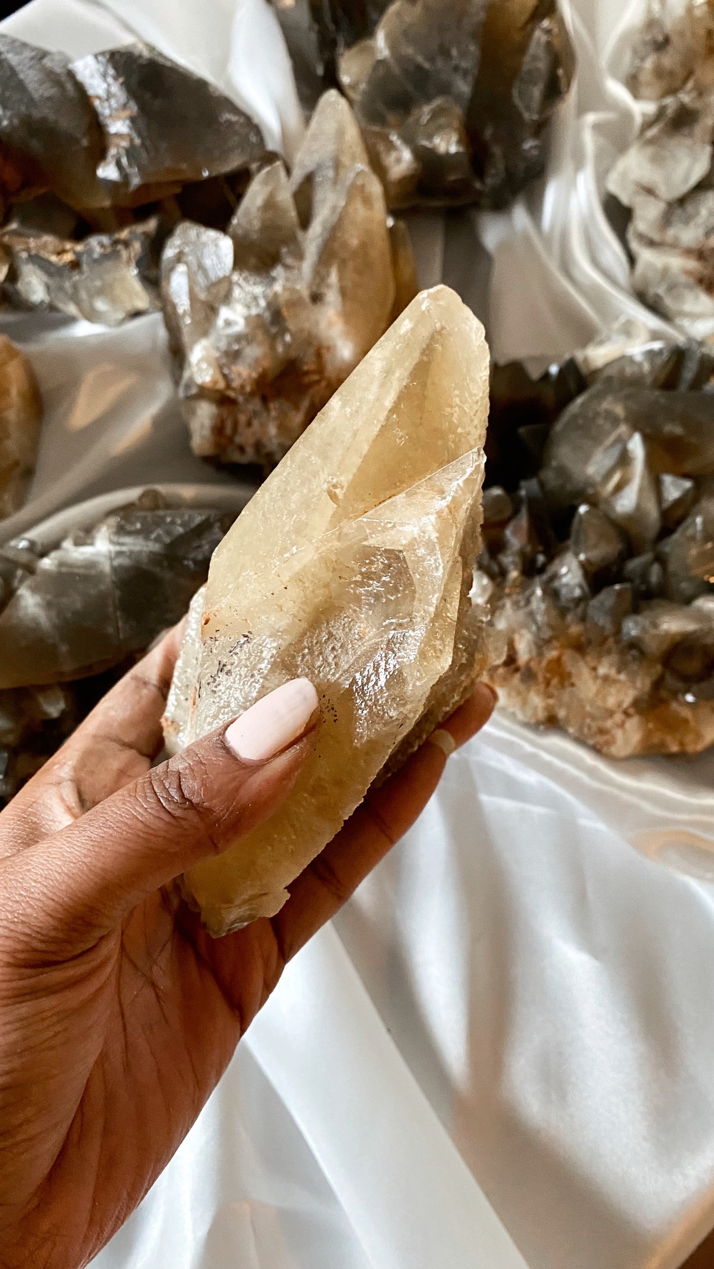 ANUBIS TOOTH Calcite (large)