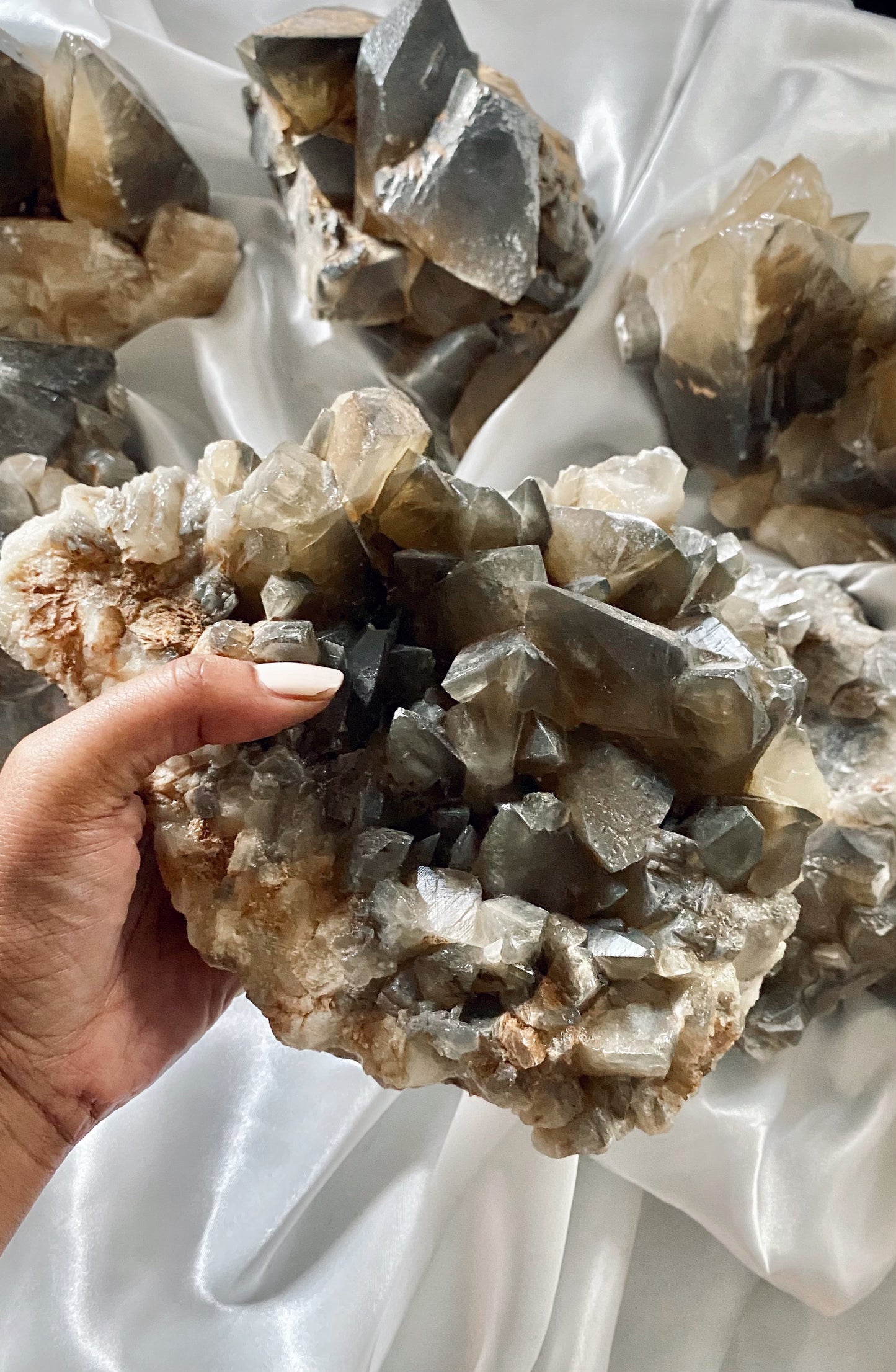 ANUBIS TOOTH Calcite (large)